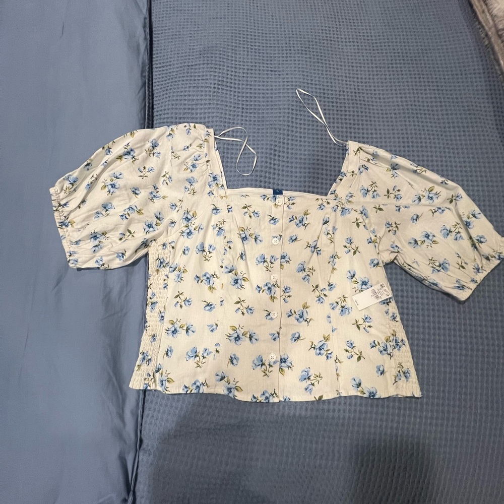 Old Navy Blue Floral Puff Sleeve Blouse